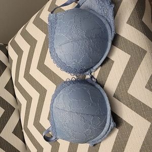 Victoria's Secret bombshell 36c lace bra